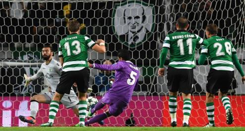 رئيس سبورتينج لشبونة يصدر قرارا بإيقاف 18 لاعبا بعدما انتقدوه